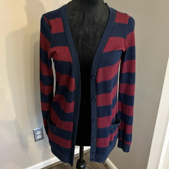 XXI size small‎ navy and burgundy  striped button down cardigan with pockets - Picture 1 of 3
